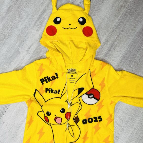 Pokemon Pikachu Yellow Pajama Jumpsuit Kids Size Small - Picture 4 of 6